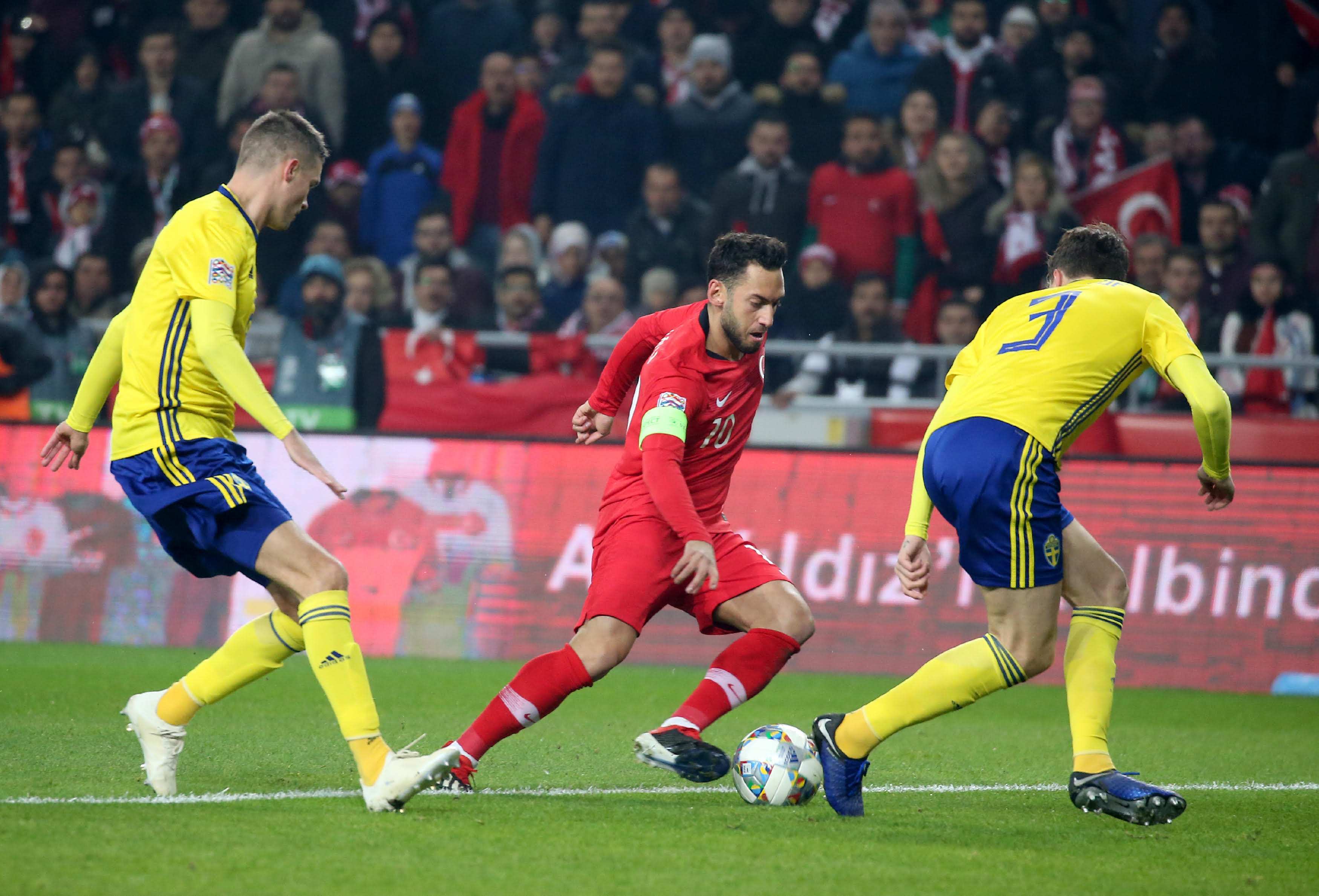 用边路突破 用边路突破