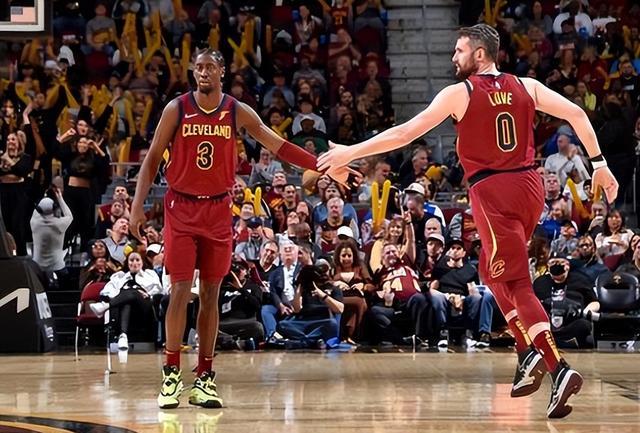 战术转换中 战术转换中